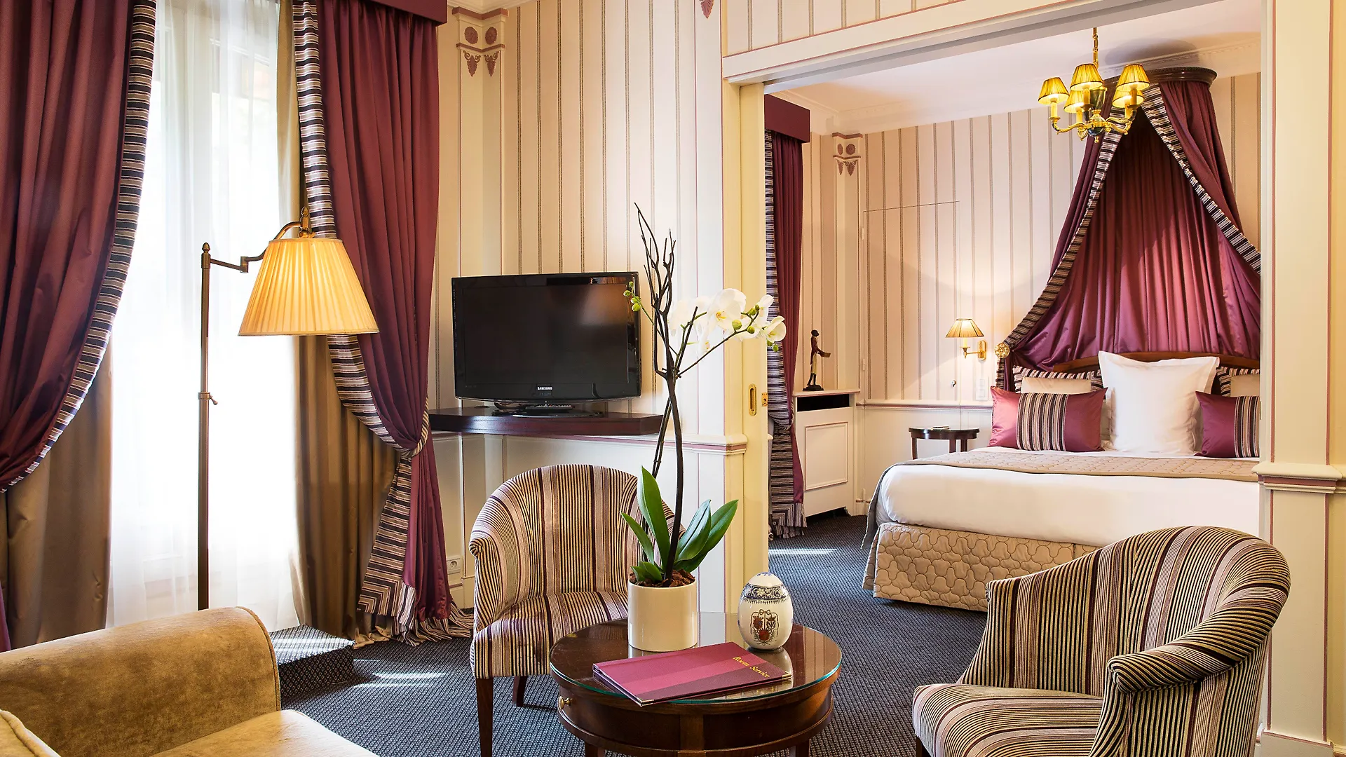 Napoleon Hotel