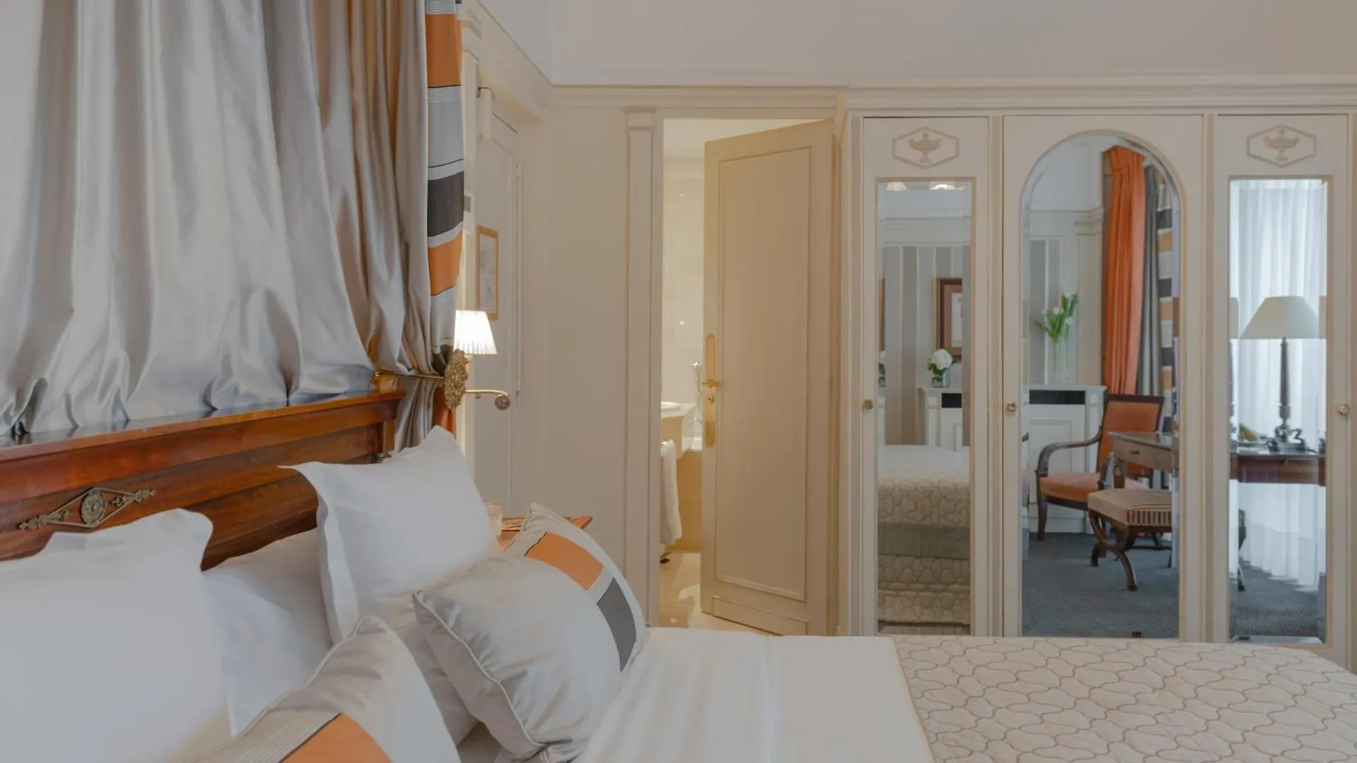 Napoleon Hotel Paris
